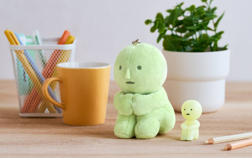 SMISKI Plush Key Chain Hugging Knees / Hanging On!