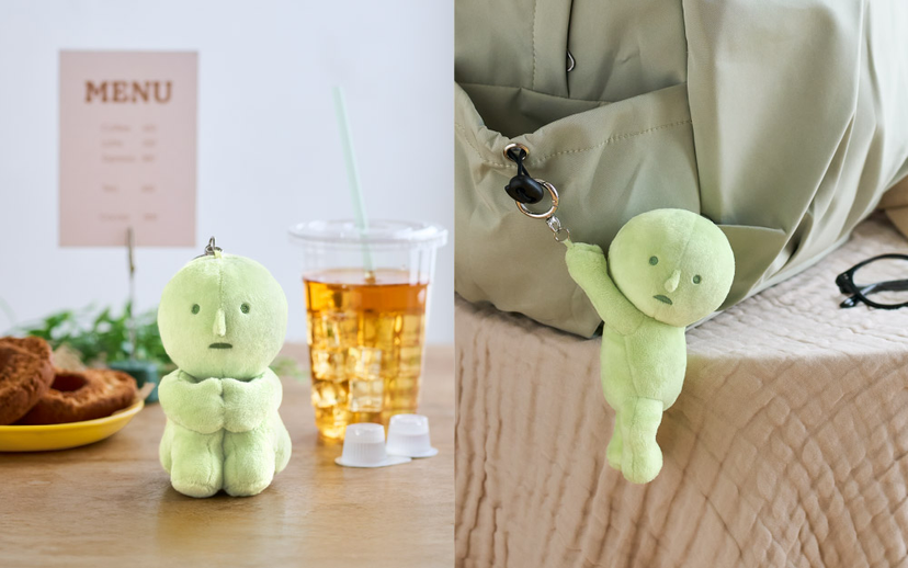 SMISKI Plush Key Chain Hugging Knees / Hanging On!